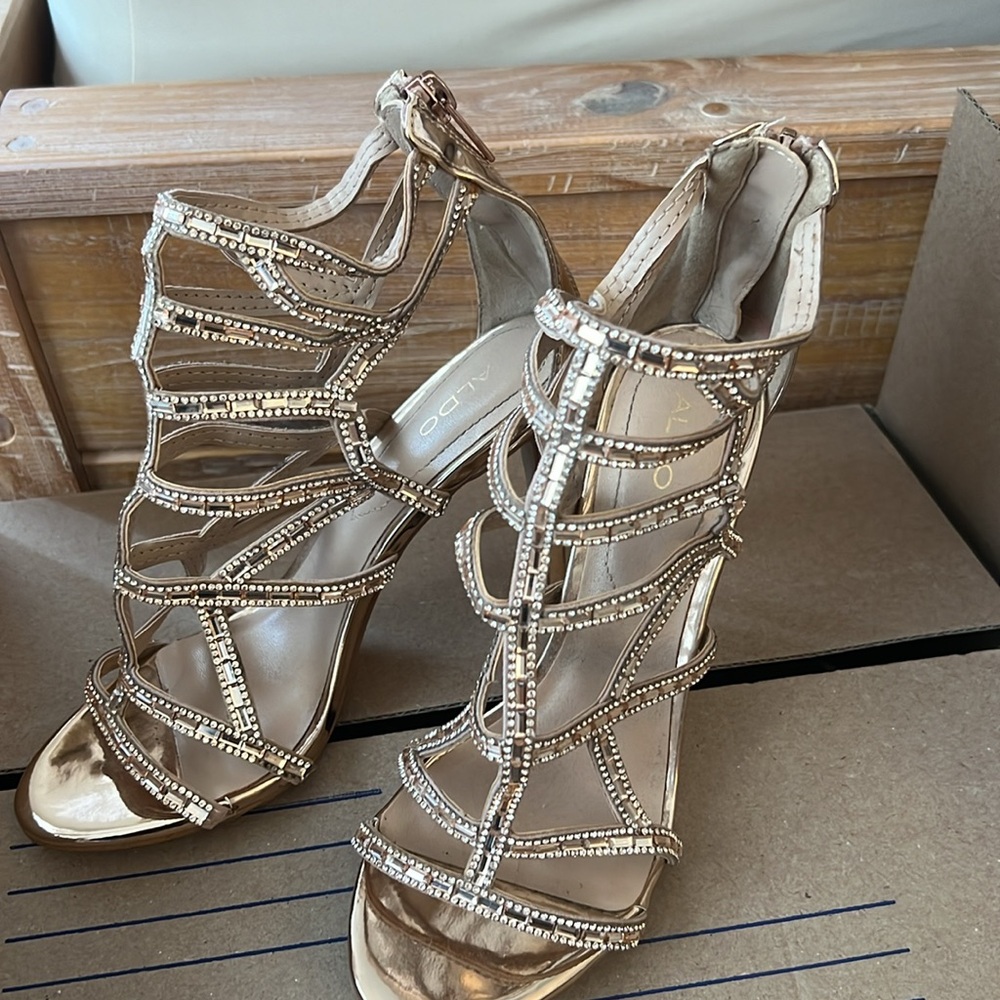 Heels - Picture 2 of 6